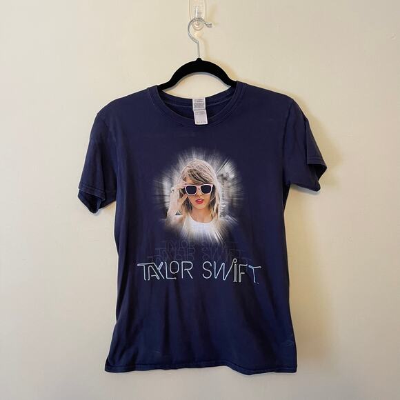 Taylor Swift S tour band tee short sleeve t-shirt blue white fandom swiftie - Picture 1 of 7